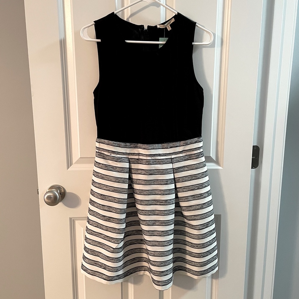 41 Hawthorn Black & Gray Dress